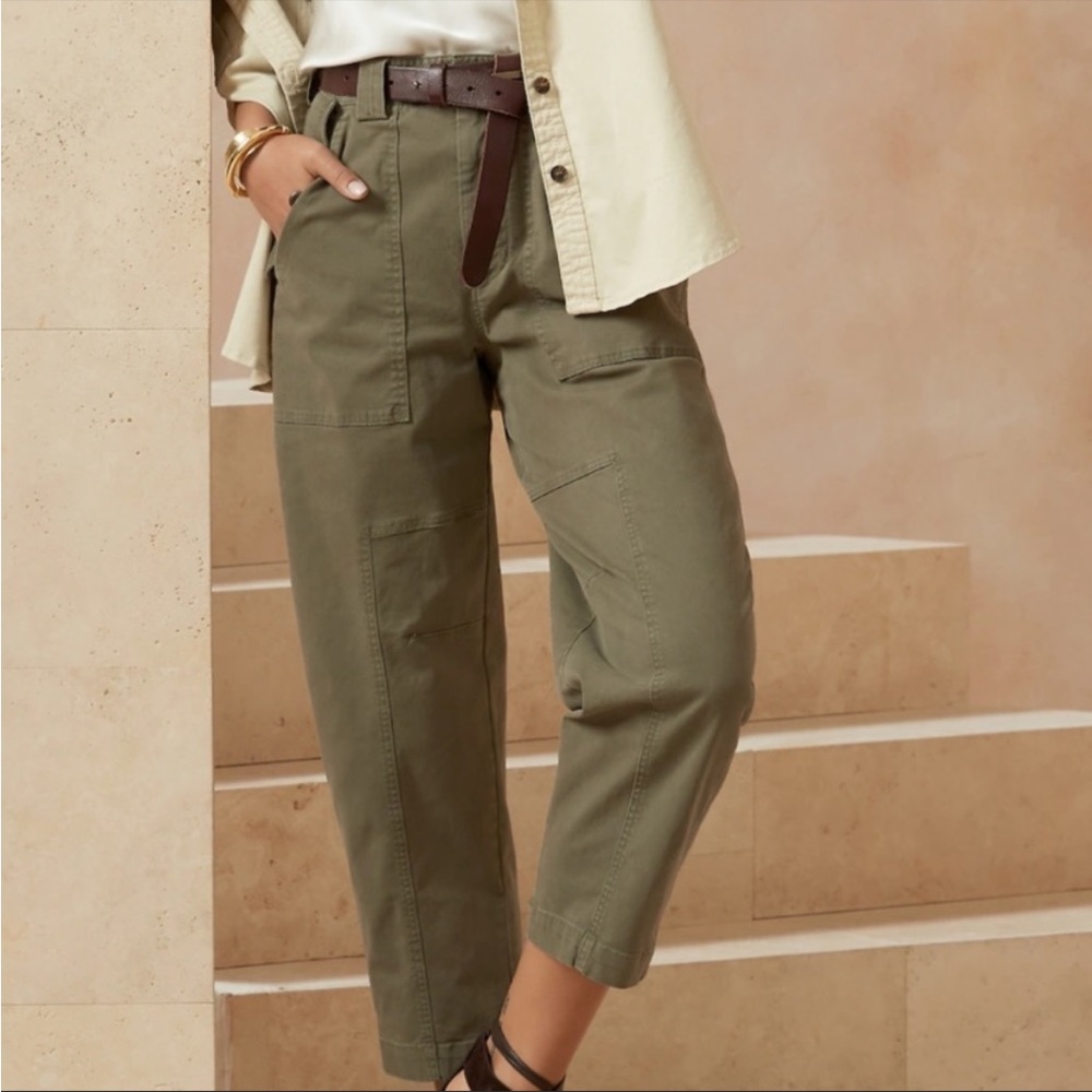 Banana Republic “BARREL PANT” OLIVE GREEN